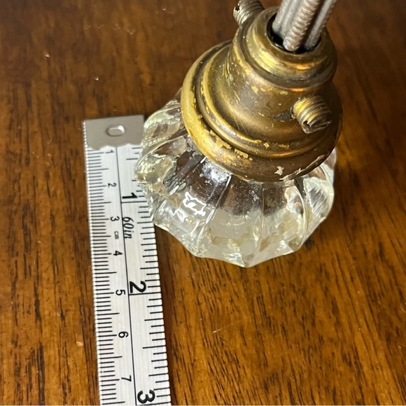 Two antique Glass and Brass Door Knobs. Each knob has its own characteristics - Picture 10 of 12